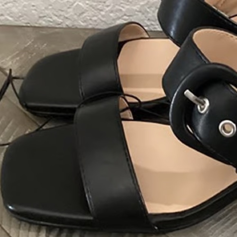 Bandolino Women’s Leather Black Size: 7.5 Buckle Heeled Mules - Picture 9 of 11